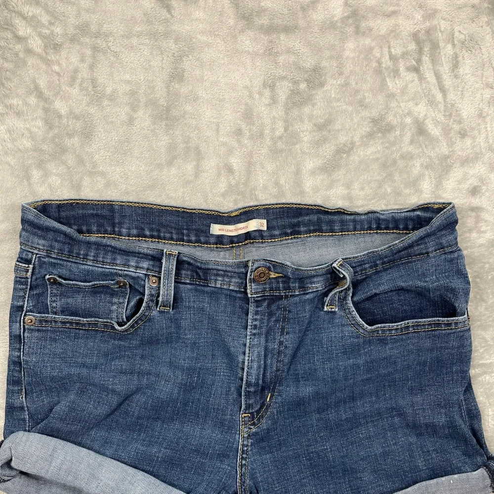 Levis‎ Mid Length Shorts Womens 32 Blue Denim Cuffed Medium Wash